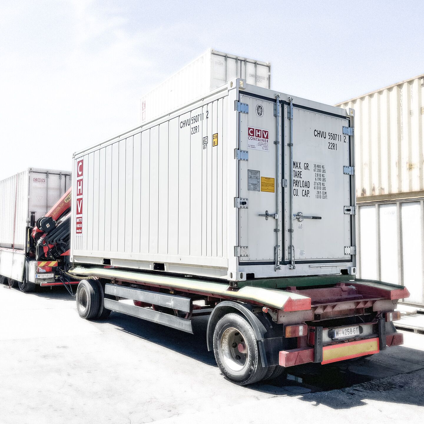 Rent instead of buy 20 ft refrigerated reefer containers
